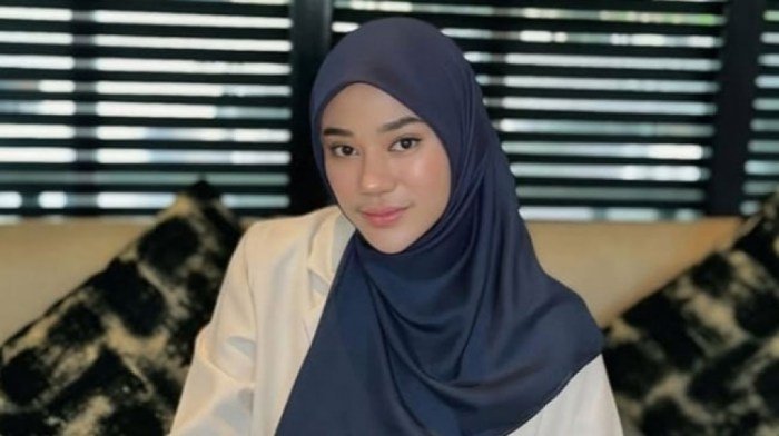 Respons Clara Shinta Usai Dituding Sebagai Penyebar Video Gus Miftah ... Clara Shinta 2025: Dampak Media Sosial terhadap Privasi Selebriti
