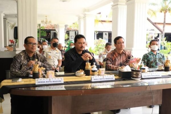 Selain wali kota Madiun, KPK tangkap ASN dan pihak swasta